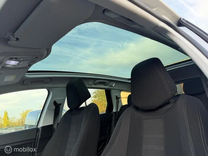 Peugeot 308 SW foto 3