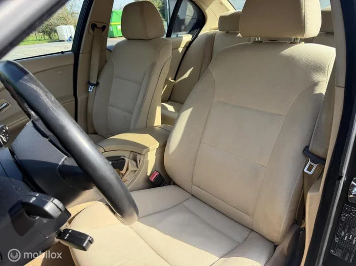 BMW 5-serie 523i foto 3