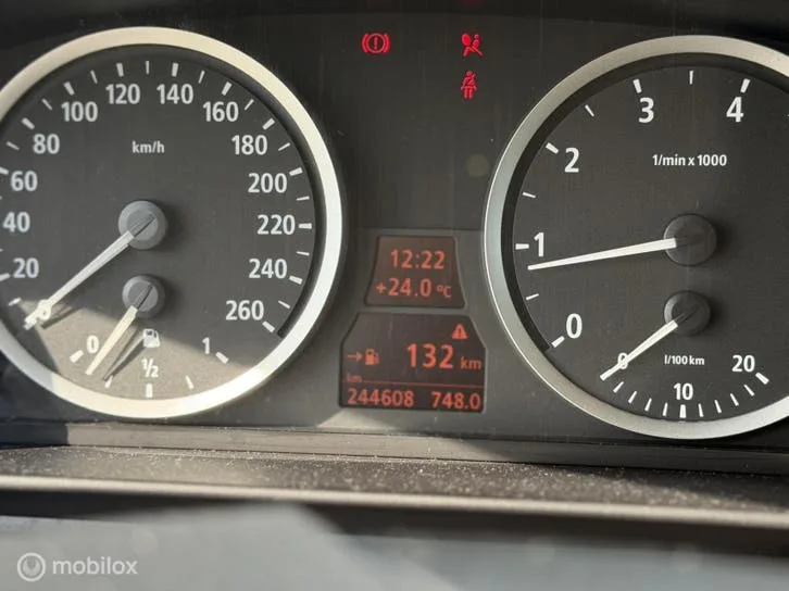 BMW 5-serie 523i foto 7