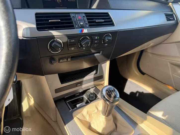BMW 5-serie 523i foto 8