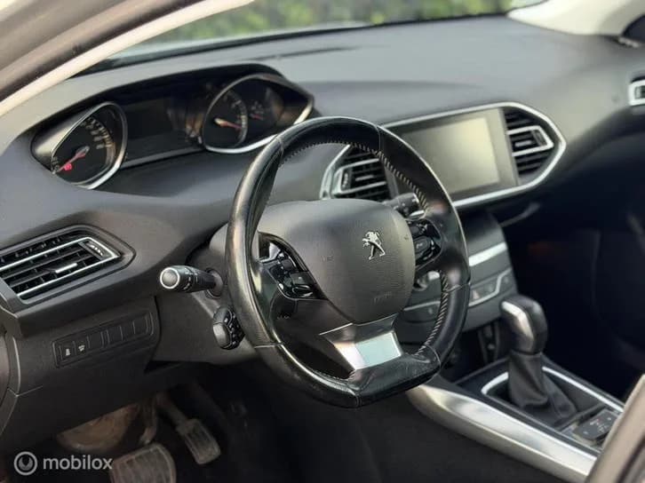 Peugeot 308 SW foto 9