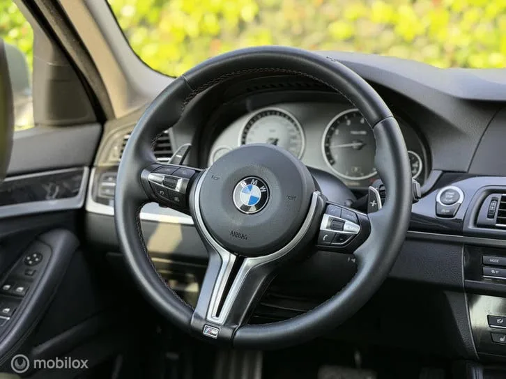 BMW 5-serie Touring foto 12