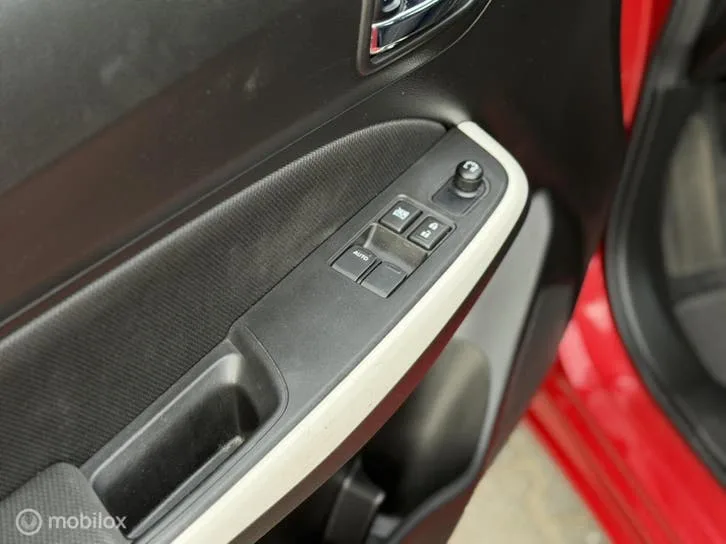 Suzuki Swift foto 13