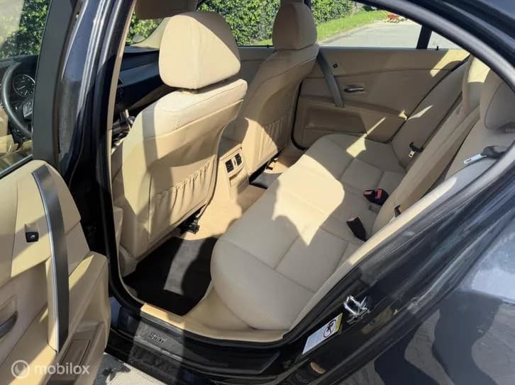 BMW 5-serie 523i foto 13