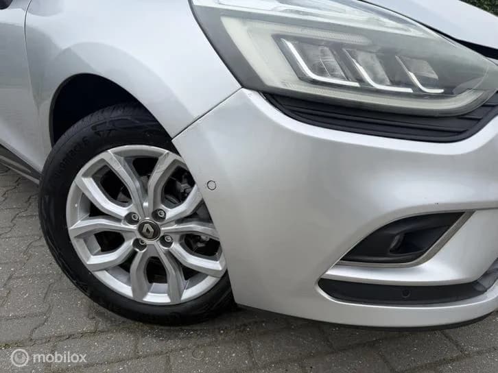 Renault Clio foto 16