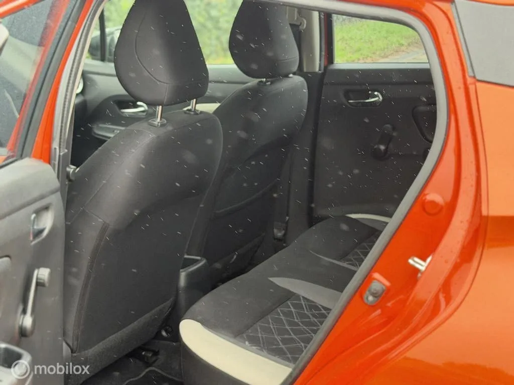 Nissan Micra foto 17