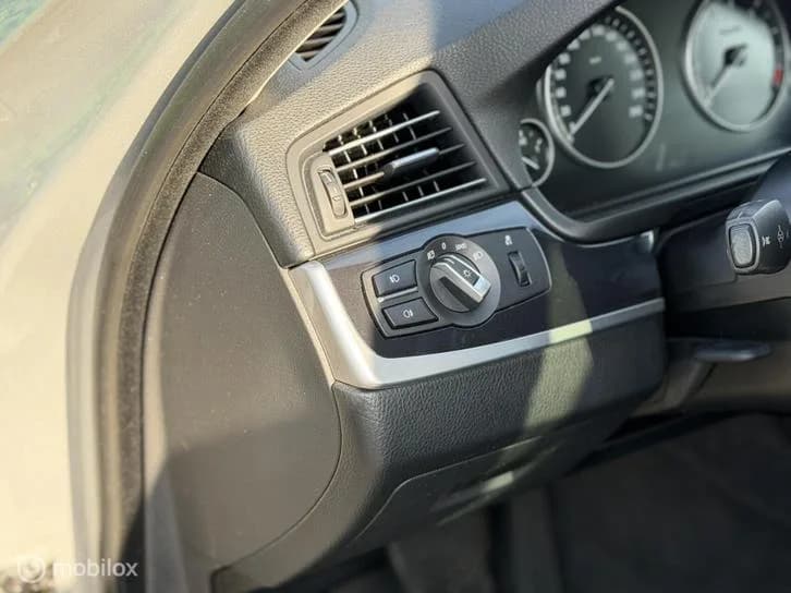 BMW 5-serie Touring foto 19