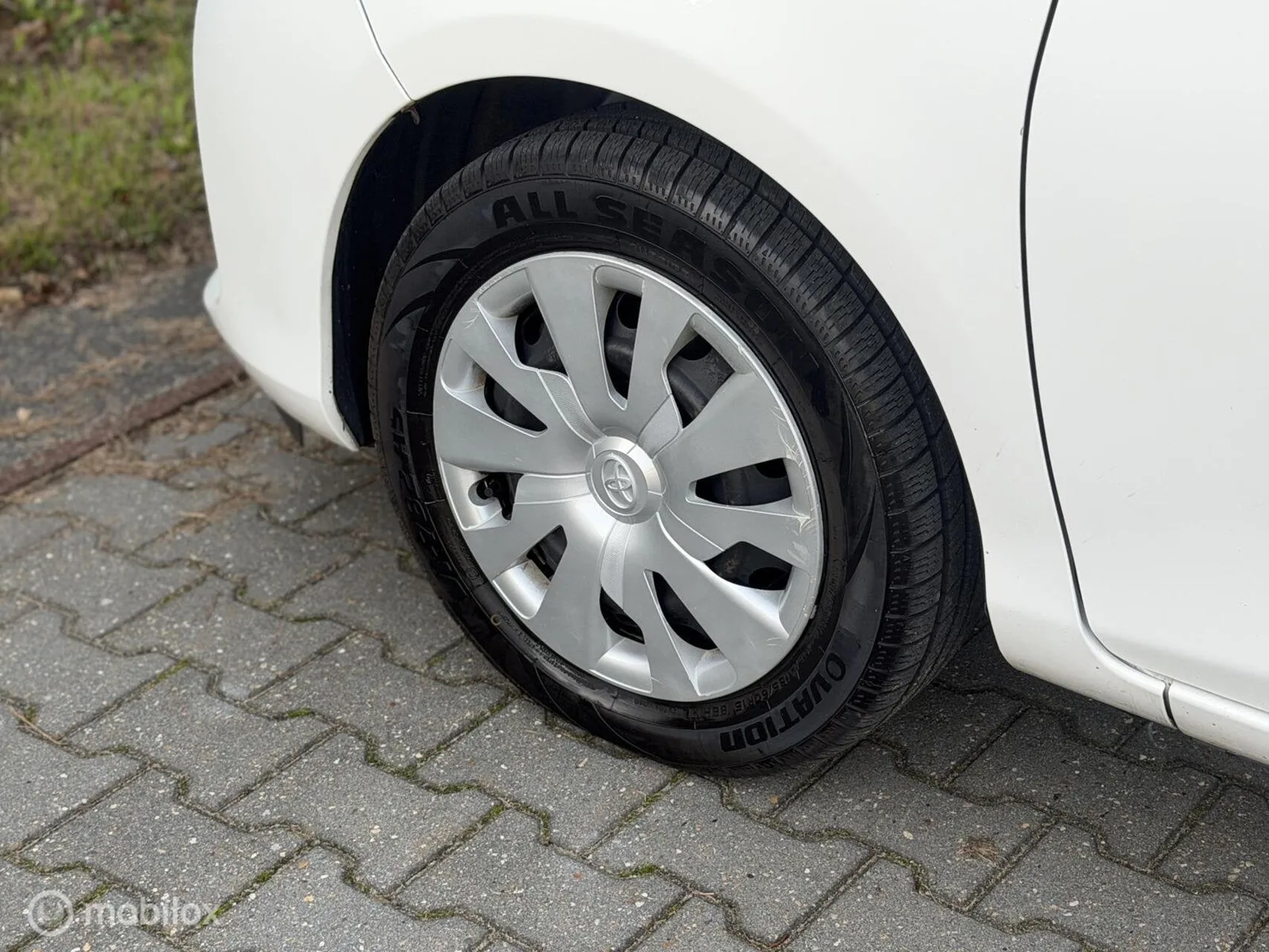 Toyota Yaris foto 15