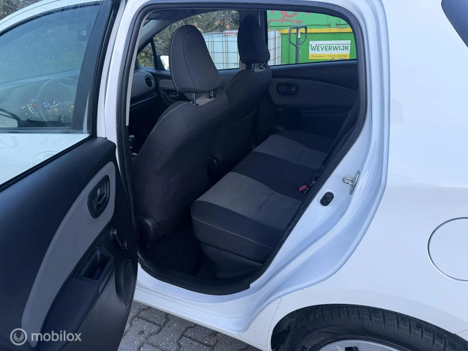 Toyota Yaris foto 16
