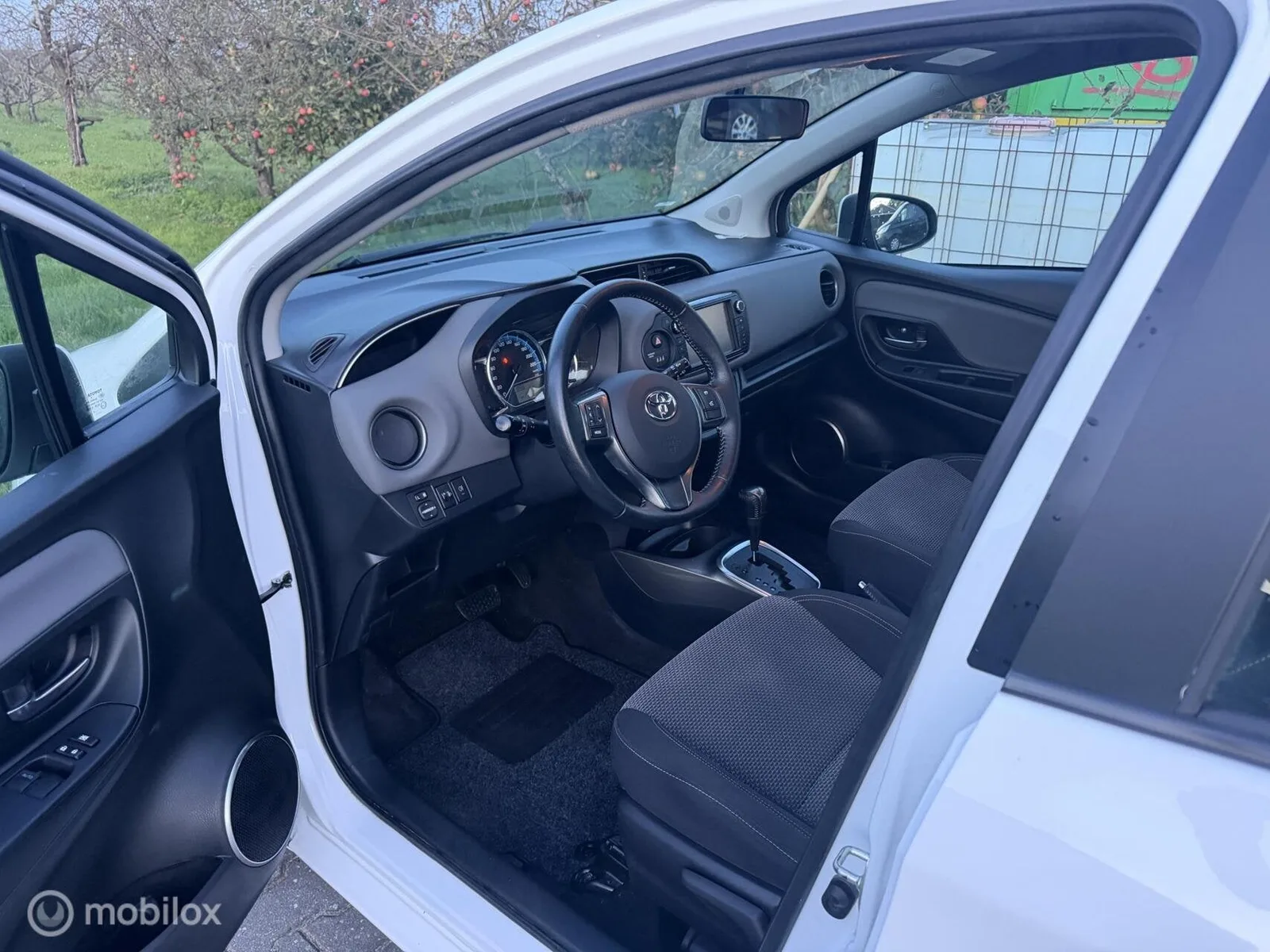 Toyota Yaris foto 2