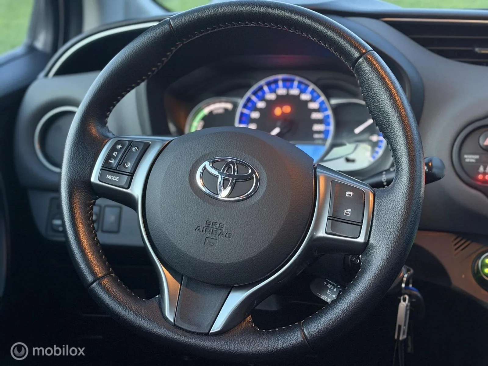 Toyota Yaris foto 9