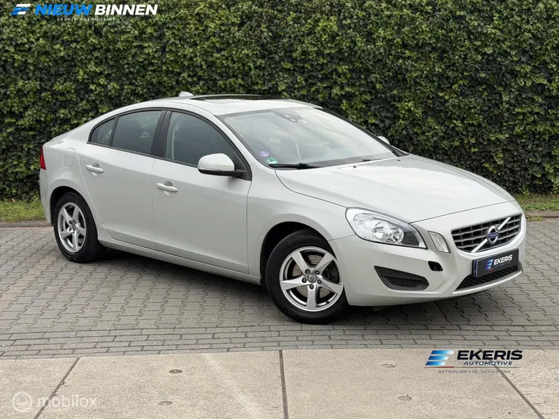 Volvo S60 foto 1